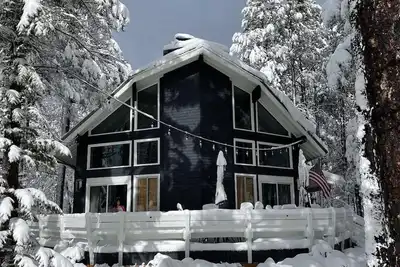 Cozy 4-bedroom cabin on the golf course in beautiful Pinetop