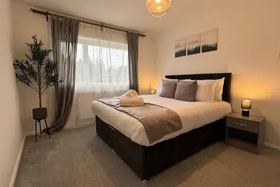 Image de 4 Bedroom House - Free Parking - 8 min Lgw Airport