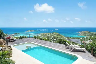 Image de Villa moderne et spacieuse avec vue panoramique