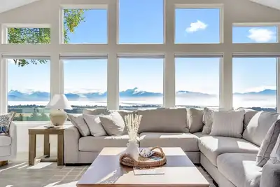 Image de Spacious home w full Kachemak Bay views