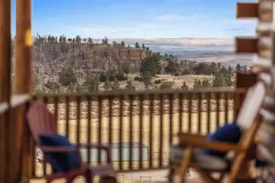 Image de Spacious cabin with incredible views, hot tub, wood fireplace, and Wi-Fi