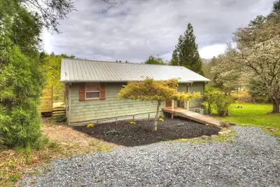 Image de Good Vibes | Private Stocked Pond | Hot Tub | Fire Pit