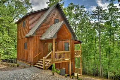 Image de Hoot Owl Cottage | Fire Pit | Hot Tub | Charcoal Grill