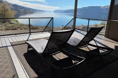 Image de Waterfront Sunland Home - Minutes from the Gorge Amphitheatre and Cave B Winery.