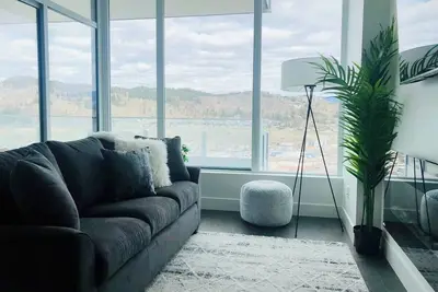 Image de Luxury condo with pool! Steps to beach/downtown! !