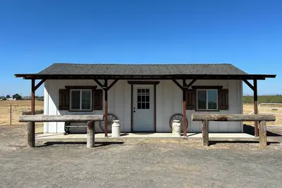 Image de Charming cottage with WiFi and Ac on a Ranch setting in Oakdale