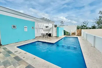 Image de cerca de la Marina y zona dorada by Gpsrentas