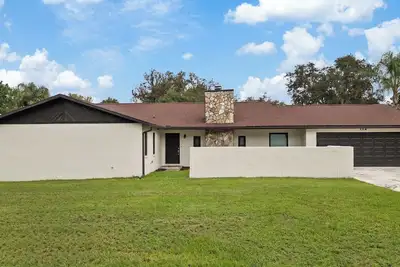 Image de Sunshine State Retreat Luxury Pool Home