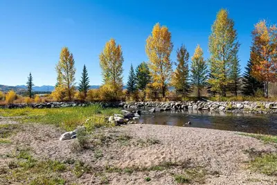 Image de Beautiful River Location