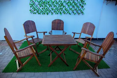 Image de Havre de paix pratique et détendu / maison de 2 chambres à Dar es Salaam.