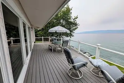Image de New Listing! Lake Front Retreat on Flathead