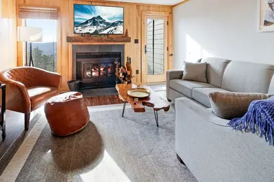 Image de Quiet Townhome w Deck Near Slopes WiFi Ez Parking