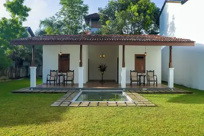 Image de 2-bedroom Private villa near Int'l Airport with Ac, free WiFi and Swimming Pool.