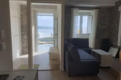 Image de La Casa de Ana en Fisterra se Ubica en una Antigua Fábrica de Salazón de 1805