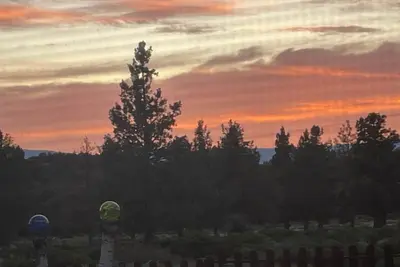 Image de Mt Shasta, Lake Siskiyou, Montague Balloon Festival - house in peaceful Weed.