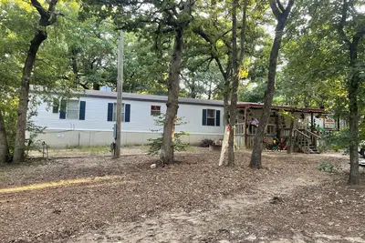 Image de Lake Texaoma 3-bedroom house two bath only a mile from the beach or boat ramps.