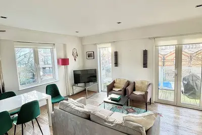 Image de Charming Canal-Side 2 Double-Bedroom Flat Near Iconic Portobello Road