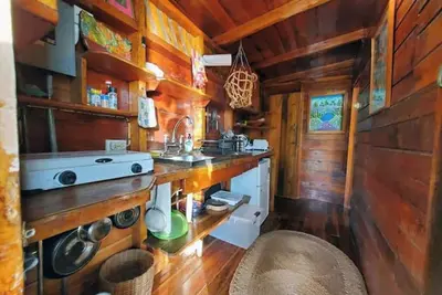 Image de Private beachfront paradise 2cottages & 2 rooms in Bluefield's Bay Ac, Wi-Fi