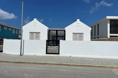 Image de Brand New, Private Oceanfront Villa with Breathtaking Diving in Your Backyard