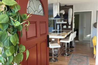Image de Charming 3-bedroom in Del Rey Oaks with Ac, WiFi hot tub & all the hot comforts