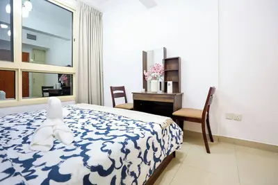 Image de 1 bed fully furnished marina view.