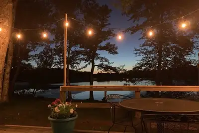 Image de Spacious cabin right on the lake, perfect for your next family vacation!