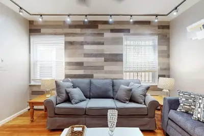 3-bedroom just 3 min to Prudential Center 15 to Ewr and 25 min to New York City