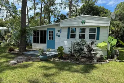 Image de Venice Bungalow - Come relax near the Myakka River & 15 Minutes from the Beach!