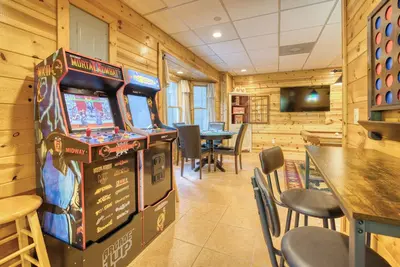 Image de Luxury & Cozy Cabin, Family Fun, Gorgeous Running Creek, Kids Game Room