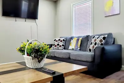 Image de Experience Indianapolis living closest to Lucas Oil Stadium