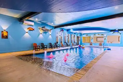 Image de Excalibur: Pickleball, Duck Pin Bowling, Indoor Pool, 9 Hole Golf