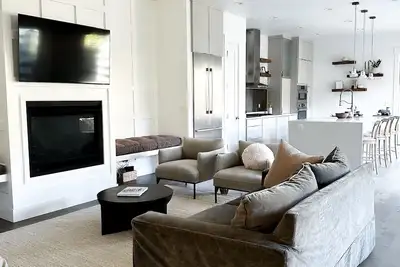 Image de Beautiful, Bright, Boise State! Charming 3 bed / 3. 5 bath - South Boise Village