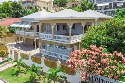 Image de North Ritz Villa - Second Floor - 3 Bedroom Apartment