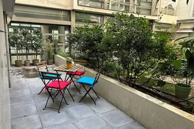Image de Paris Xviii  Place Clichy Appartement 2 Pieces avec pkg. Au pied de Montmartre.
