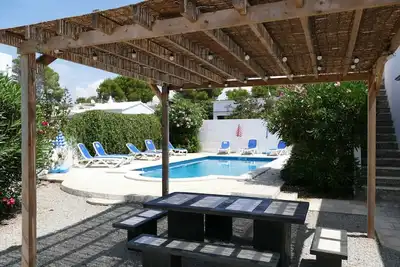 Image de Villa 1 min walk from the beach, Large pool, Aircon throughout, Good WiFi