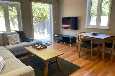 Image de Tinakori Village Oasis - Renovated apartment in a charming heritage building