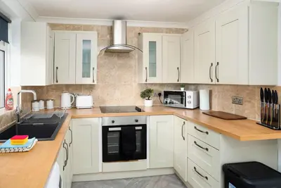 Image de Spacious - 3 Bed - Free Parking