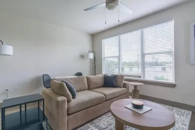 Image de Landing | Chic 1bd, Clubhouse, Gym