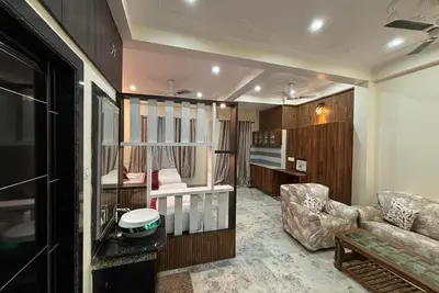 Image de Cozy studio room with 2 beds in central Banaras, Charming interior and furniture