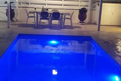 Image de 2 bedroomed villa sleeps upto 6 people with private pool, bbq and free WiFi