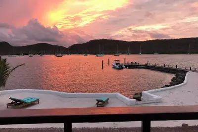 Image de Mount Hartman Bay Estate-Beach House:Luxury 4 bedrooms with private beach & dock