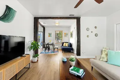 Image de Charming 2-bedroom apartment 1 block away from the Design District!