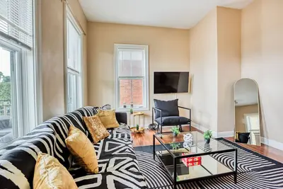 Image de 5 mins to Dt & Forsyth - Mini Gym - Balcony - Parking