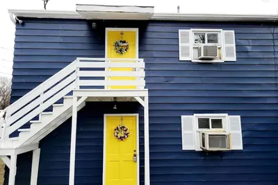 Image de Cozy 1-bedroom condo in Burlington, pet friendly