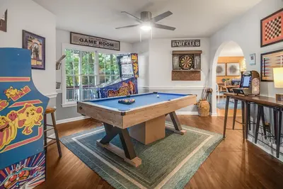 Image de Bolton Beach House|8 beds|Hot Tub|Lake Access|Pet Friendly|