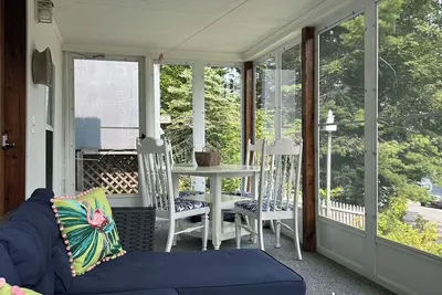 Image de Lakeview, Winniescapes, cozy, family, pets, boat slip, beach, trails, skiing