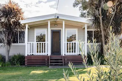 Image de Loch House - Inverloch town centre with full linen included.