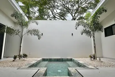Image de Retraite romantique pour adultes / piscine privée / à proximité des plages