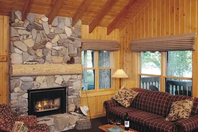 Image de Patterson Lake Cabin - 1 Queen/1 Queen Murphy/1 Twin
