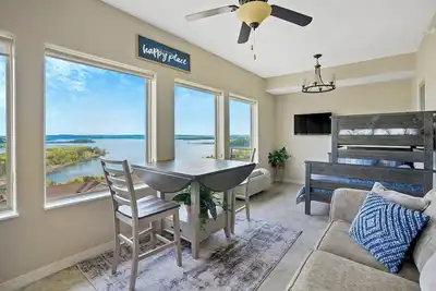 Image de Happy Place Condo | Stunning Table Rock Lake Views